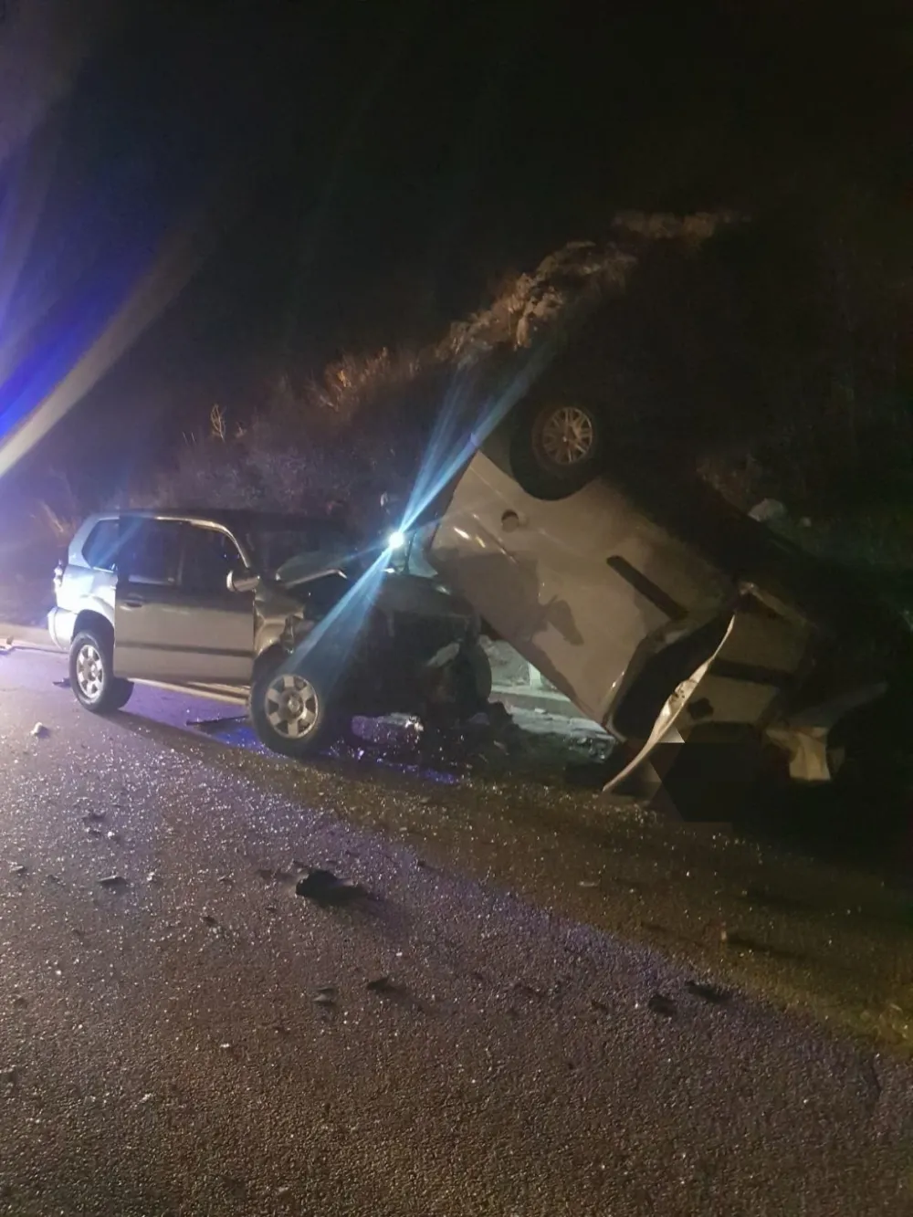 (FOTO, VIDEO) Saobraćajna nesreća kod Grahova: Stradale dvije osobe, dvije te&scaron;ko povrijeđene