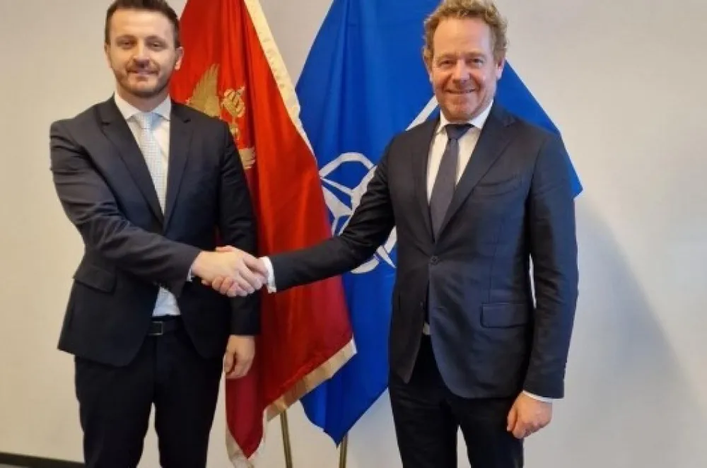 Dukaj u sjedi&scaron;tu NATO-a