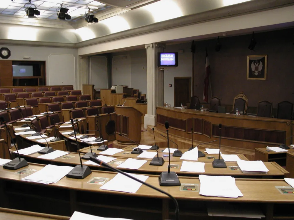 Sagovornici "Dana" o raspu&scaron;tanju Skup&scaron;tine: Đukanović iskoristio zicer