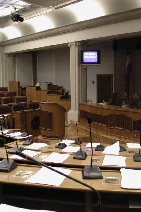 Sagovornici "Dana" o raspu&scaron;tanju Skup&scaron;tine: Đukanović iskoristio zicer