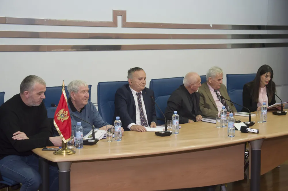 Јezik i pјesma du&scaron;a su naroda