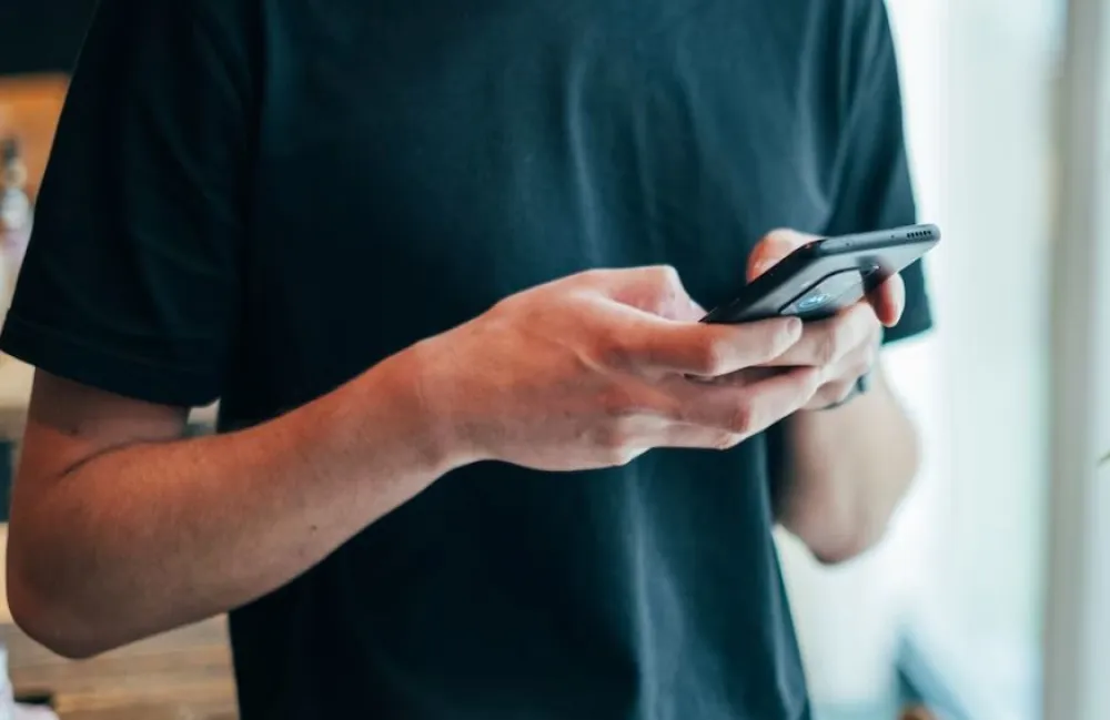 motorola, ilustracija, unsplash