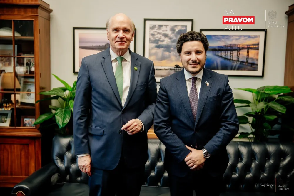 FOTO. Vlada Crne Gore, Tviter Dritan Abazović