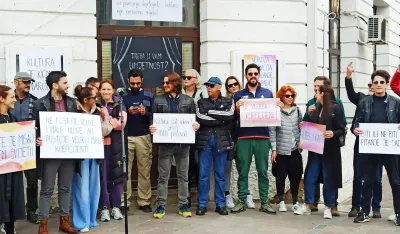 Da li su umjetnici ptorevni dru&scaron;tvu, pitaju se &scaron;trajkači