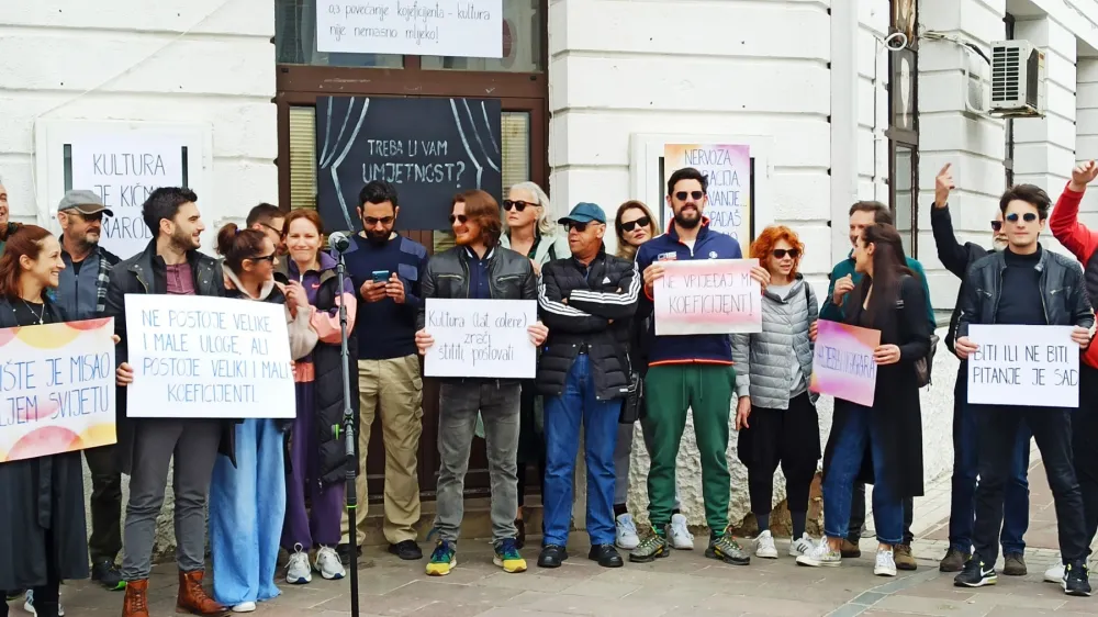 Da li su umjetnici ptorevni dru&scaron;tvu, pitaju se &scaron;trajkači