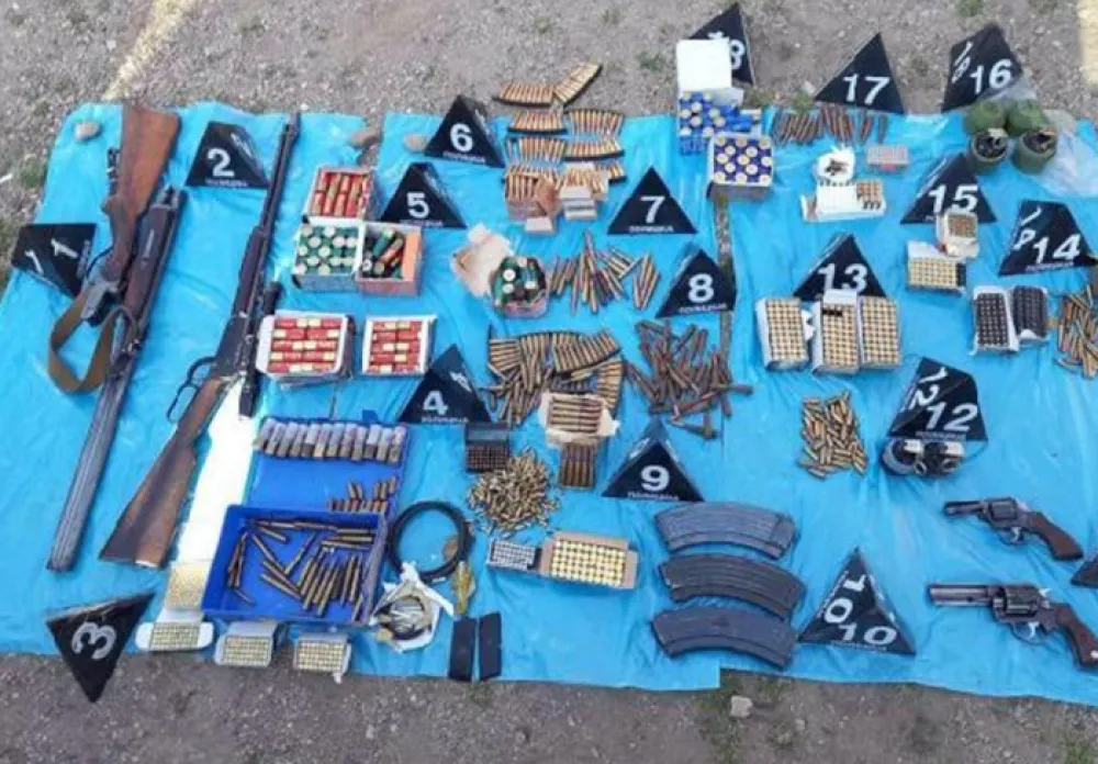 Velika akcija MUP-a Srbije: Zaplijenjen arsenal oružja, uhap&scaron;eno sedam osoba