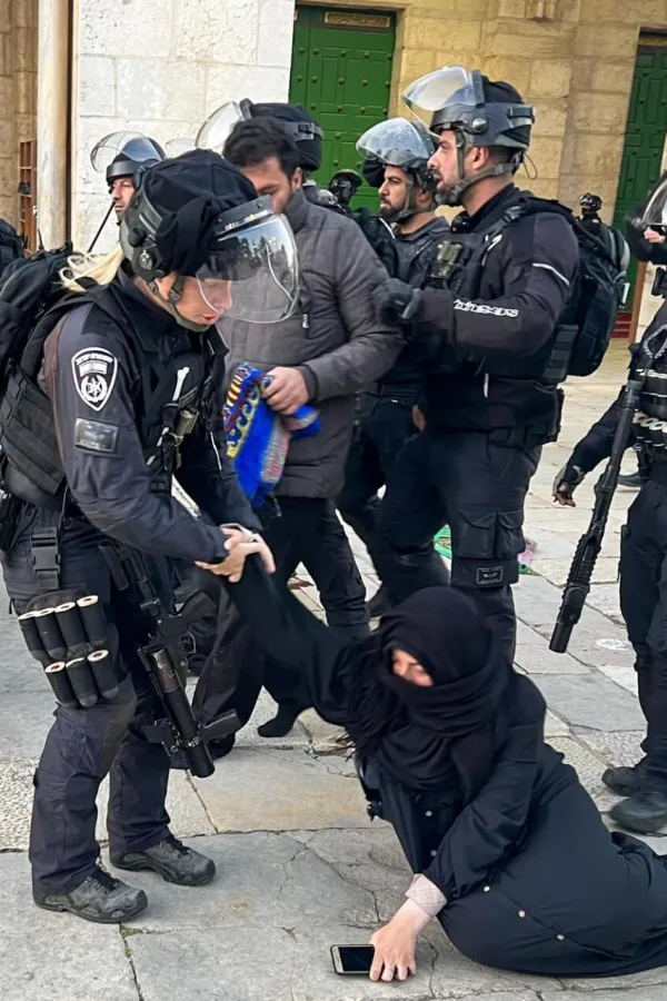 Brutalni napad izraelskih okupacionih vojnika
