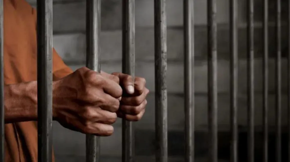 осуђеник у затвору