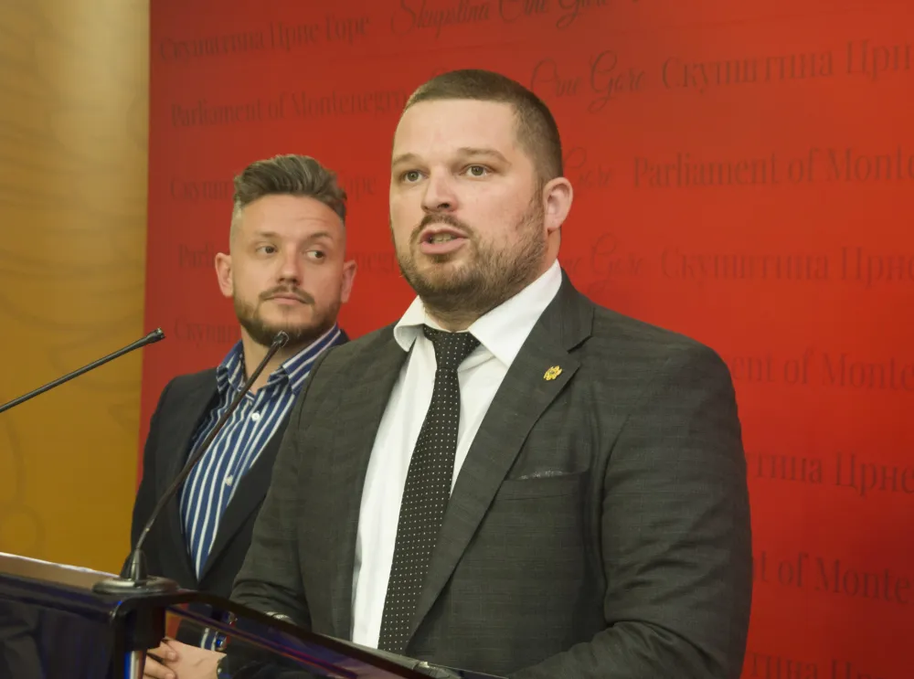 sastanak parlamentarne vecine, vanredna sjednica skupstine