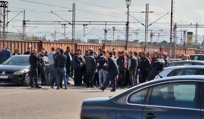 Радници се окупили код Поште