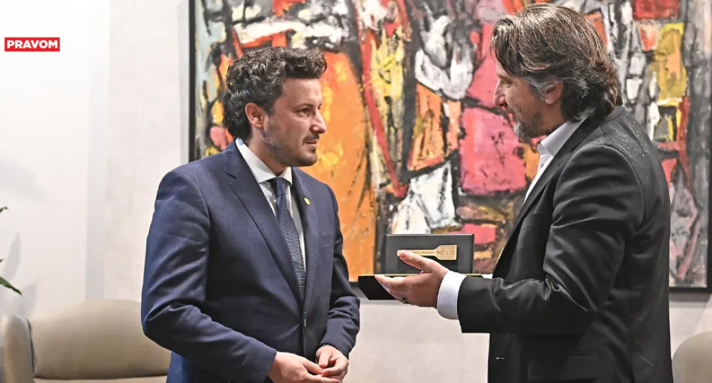 Abazoviću uručen Ključ grada Pri&scaron;tine