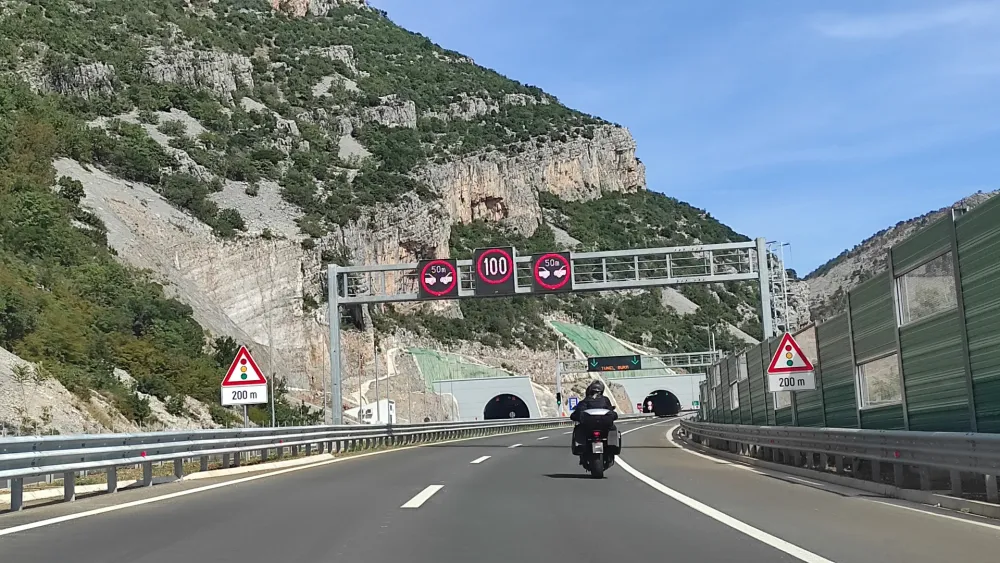 Auto-putem od početka godine pro&scaron;lo 488,73 hiljade vozila