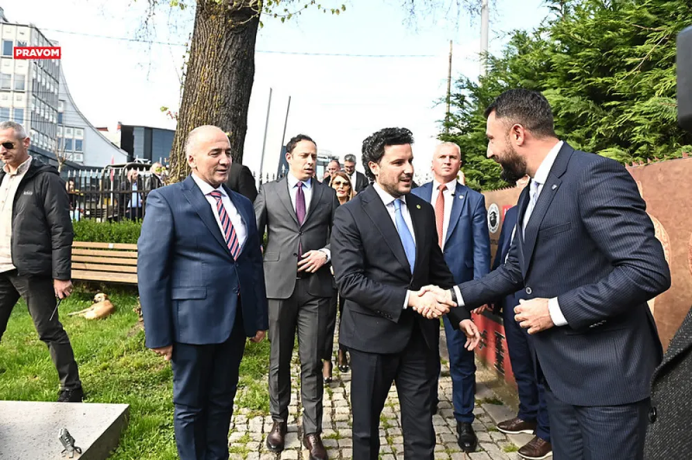 Premijer u posjeti Pećkoj patrijar&scaron;iji