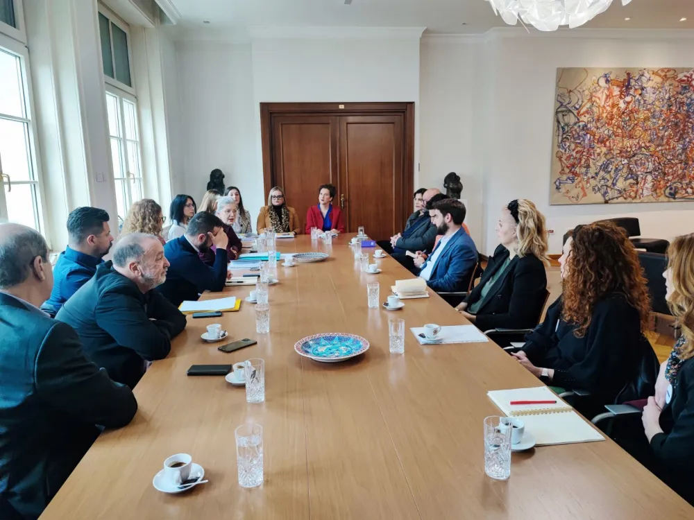 Sastanak ministarke Vlaović sa direktorima Kraljevskog pozori&scaron;ta Zetski dom, Crnogorskog narodnog pozori&scaron;ta i Muzičkog centra, predstavnicima Glavnog grada i Op&scaron;tine Nik&scaron;ić, Sindikata kulture i nezadovoljnim umjetnicima