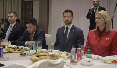 (FOTO) Milatović, Đurović i Abazović na iftaru u Rožajama