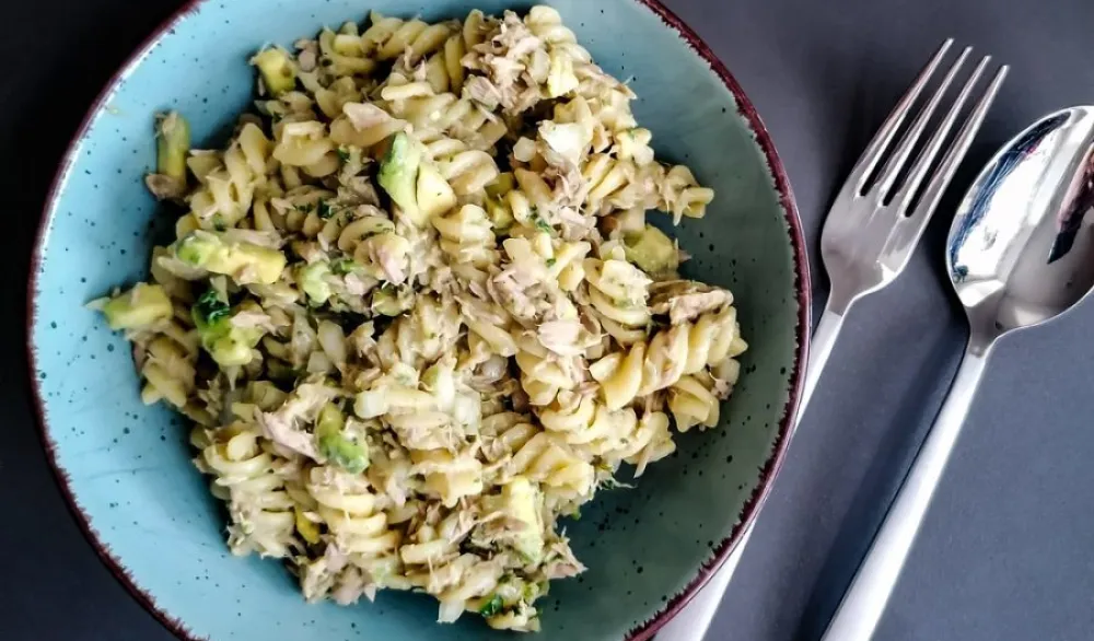Pasta sa tunjevinom i avokadom