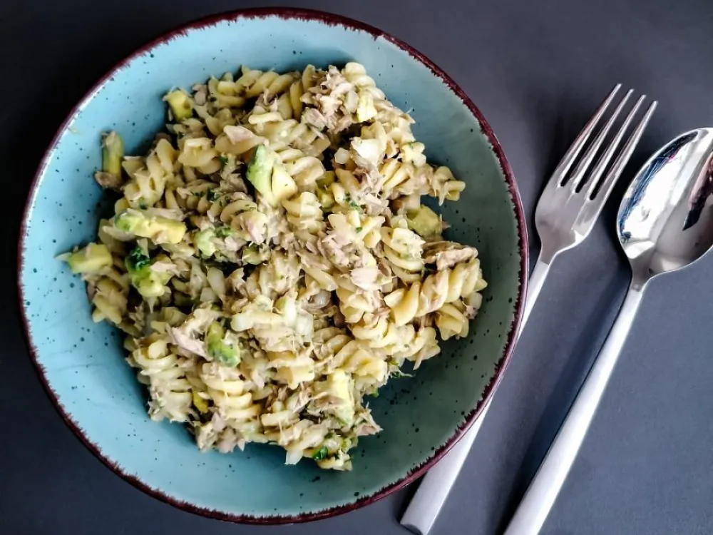 Pasta sa tunjevinom i avokadom