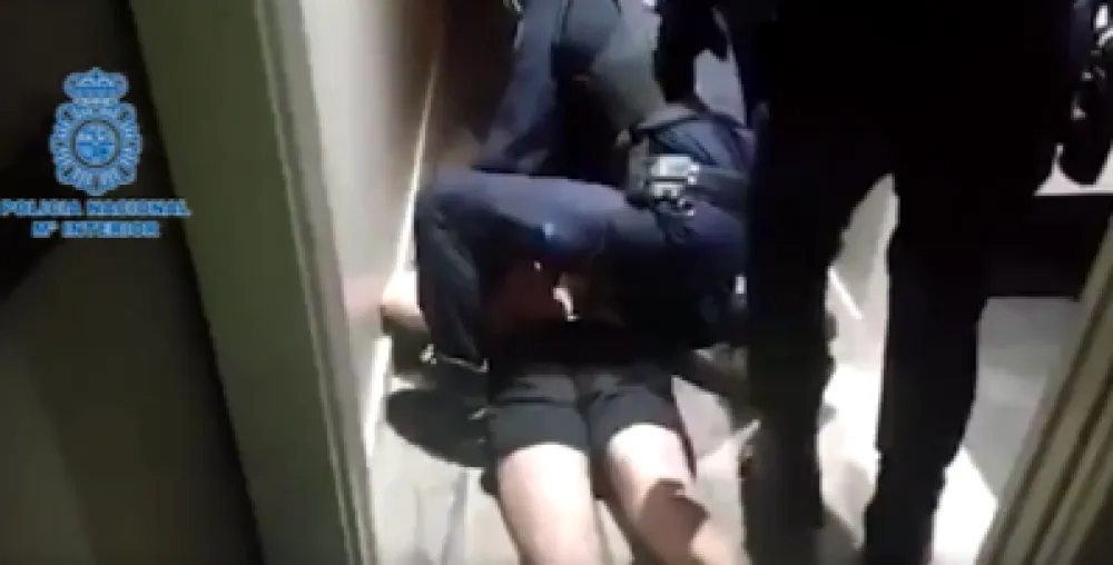 (VIDEO) &Scaron;panska policija uhapsila 16 "kavčana"