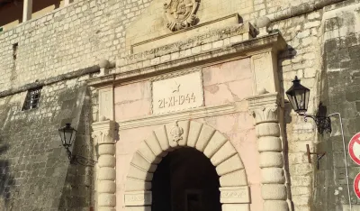 Naplaćuju obilazak i razgledanje kotorskih bedema
