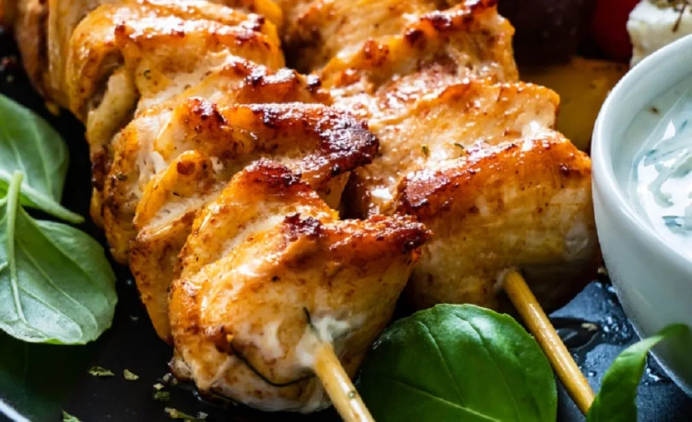 Pileći ražnjići u jogurtu i kurkumi