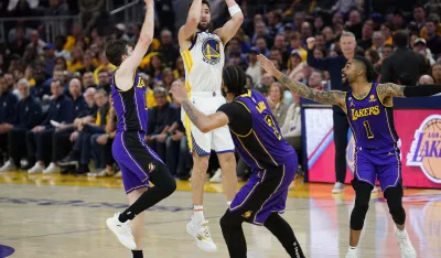 Klej Tompson predvodio Voriorse do trijumfa