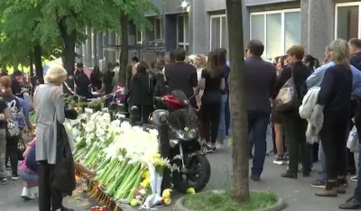 Beograđani odaju počast stradalim u O&Scaron; "Vladislav Ribnikar"