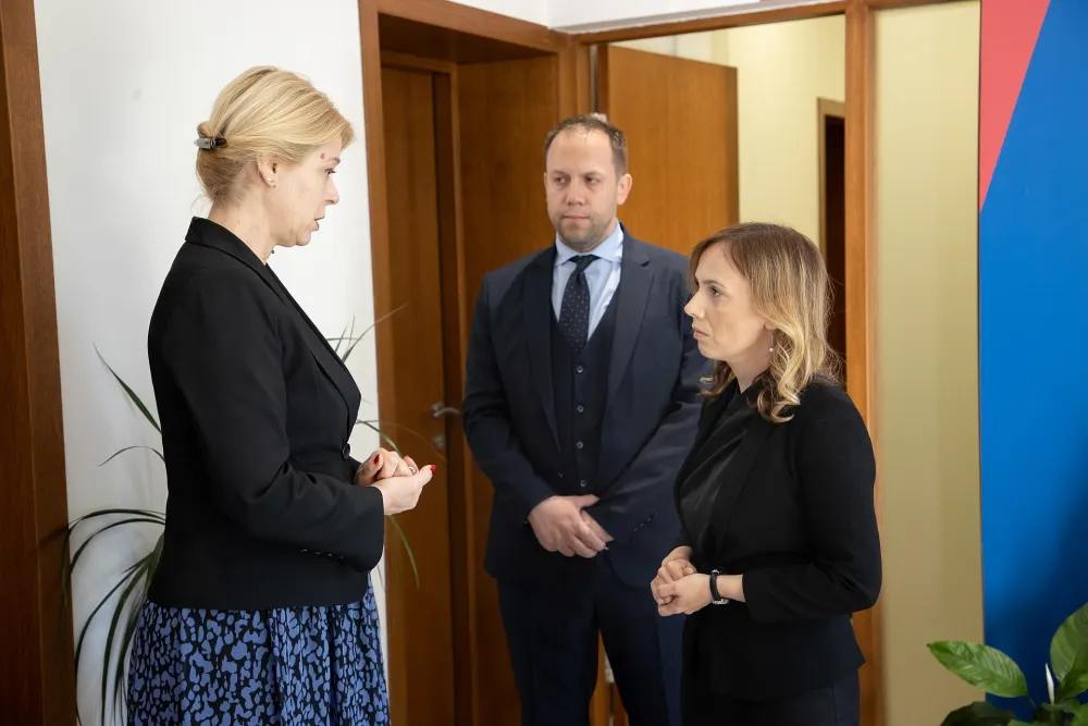 Đurović se upisala u knjigu žalosti povodom tragedije u beograskoj &scaron;koli