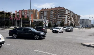 (VIDEO) Stručnjaci: Semafor bi smanjio broј udesa na raskrsnici Zmaј Јovine i Ulice Јosipa Broza Tita