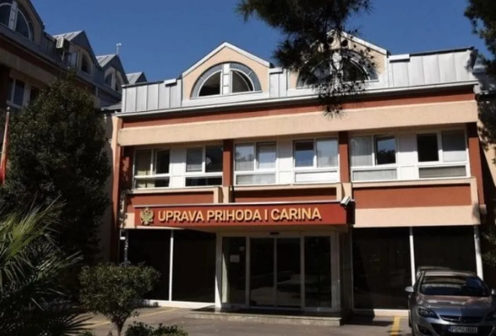 Uprava prihoda i carina dobila specijalizovani uređaj i terensko vozilo