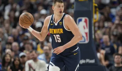 39 poena i 16 skokova Jokića