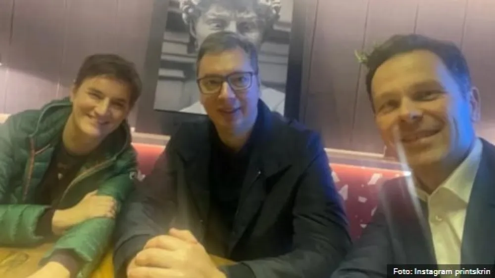 Oglasio se Vučić: 26. maja za ujedinjenu Srbiju, bez falsifikata i foto&scaron;opa
