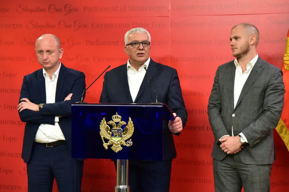 Demokratski front, DF, Sastanak parlamentarne vecine oko formiranja nove vlade