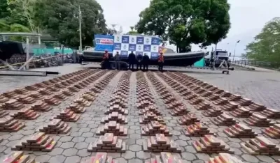 (VIDEO) Kolumbijska mornarica presrela "narko podmornicu" sa tri tone kokaina