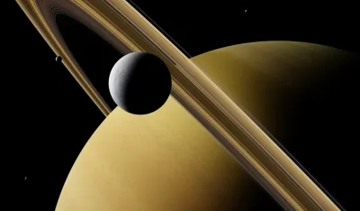 Титан измиче загљају Сатурна