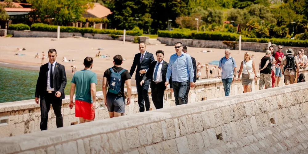 Abazović posjetio Sveti Stefan: Spremamo se za rekordnu turističku sezonu