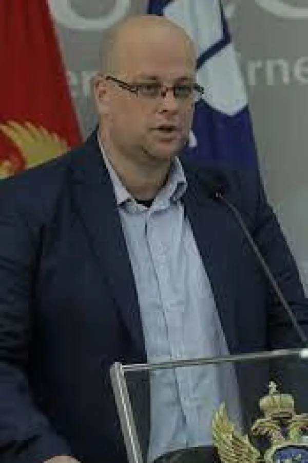 Декан ПМФ Миљан Биговић