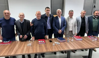 Бабача и Аковић са члановима Комисије