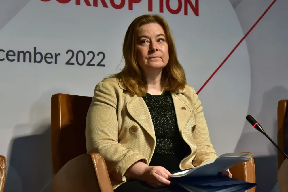 Nacionalna antikorupcijska konferencija, Mans