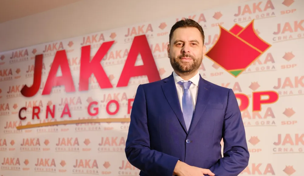 ИВАН ВУЈОВИЋ