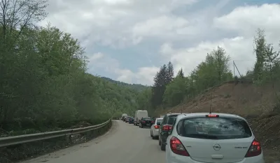 Колоне у близини градилишта у Матешеву