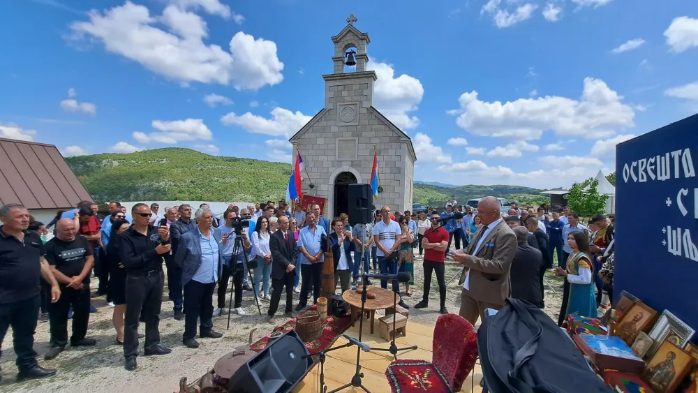 (FOTO) Osve&scaron;tana nova crkva u Banjanima: Hram na radost du&scaron;a predaka i nepredak potomaka