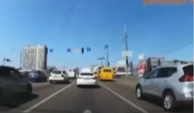 Projektil pada među automobile u pokretu u centru Kijeva