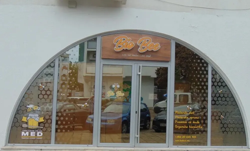 Prodavnica meda i pčelarske opreme "Bio Beeˮ<br>