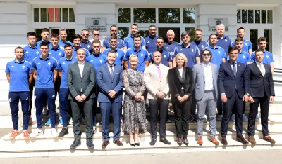 Igrači i stručni &scaron;tab sa čelnicima Glavnog grada