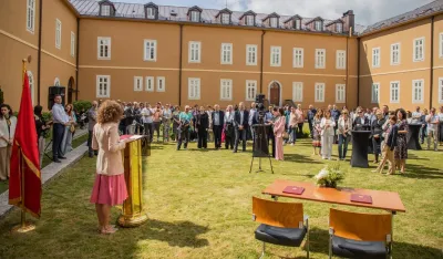Sa svečenog potpisivanja ugovora