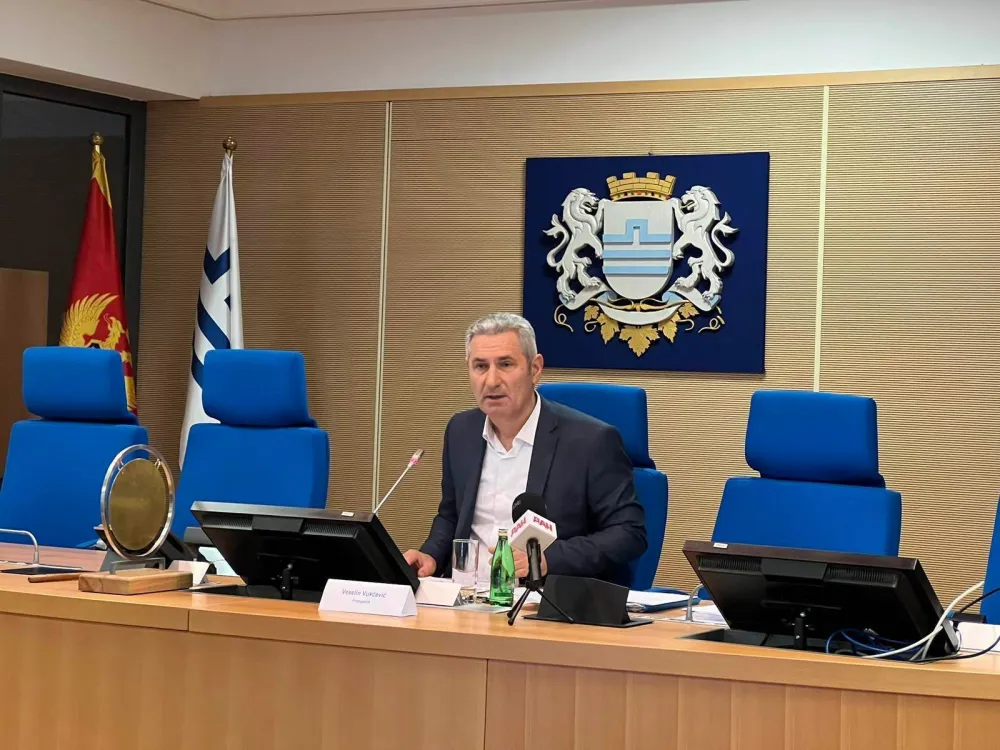 Kadrovske promјene u Skup&scaron;tini Glavnog grada: Vukčević podnosi ostavku, Giljen v.d. sekretara