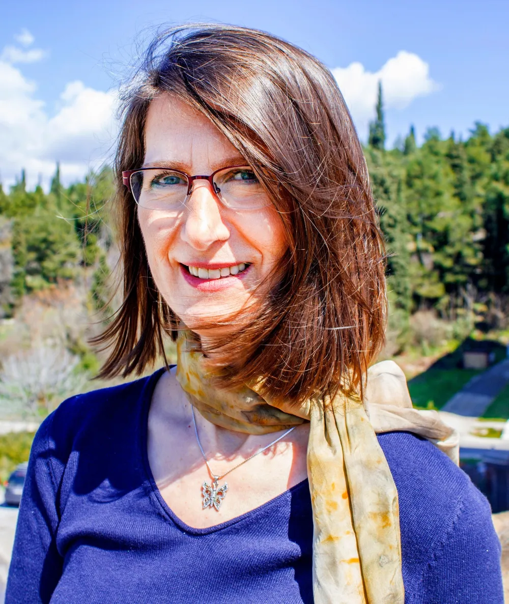 МАЈА ПОПОВИЋ