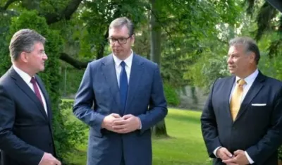 Vučić sa Lajčakom i Eskobarom