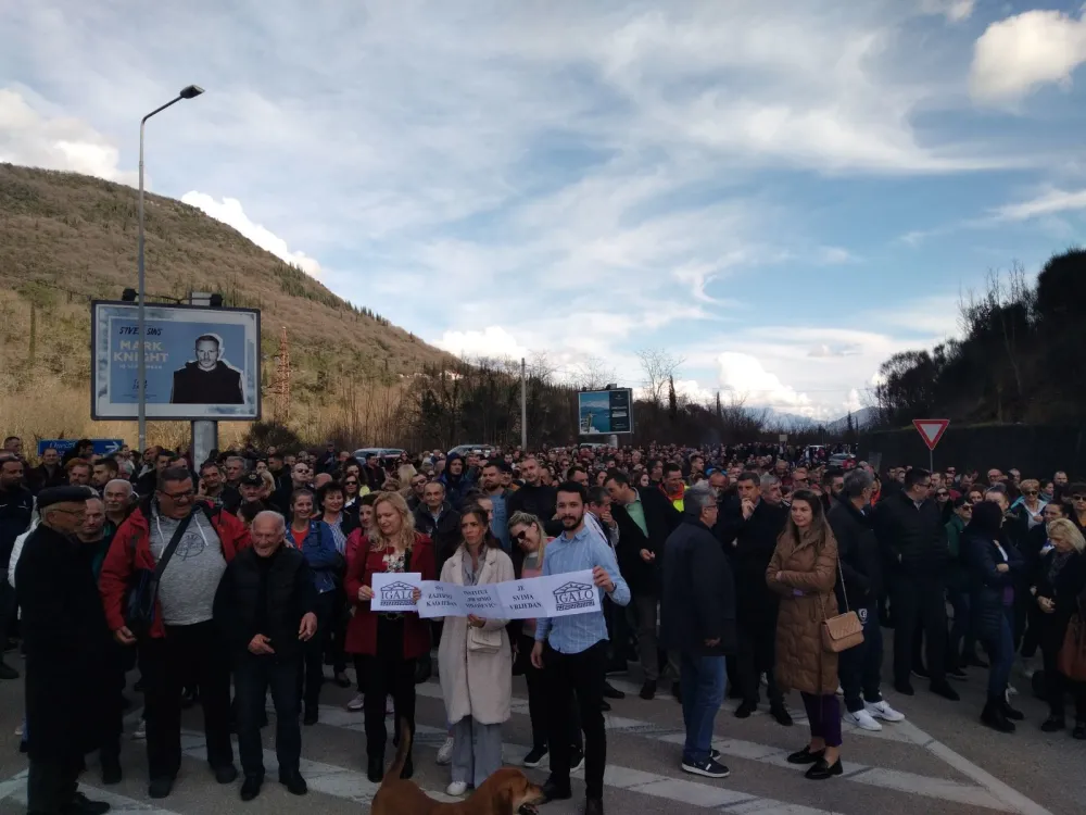 Radnici Instituta blokirali saobraćajnicu