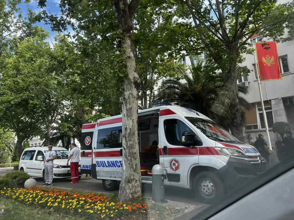Dojava o bombi ispraznila Skup&scaron;tinu